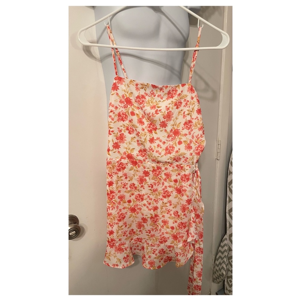 Altar’d State Size Medium Red/Ivory Romper